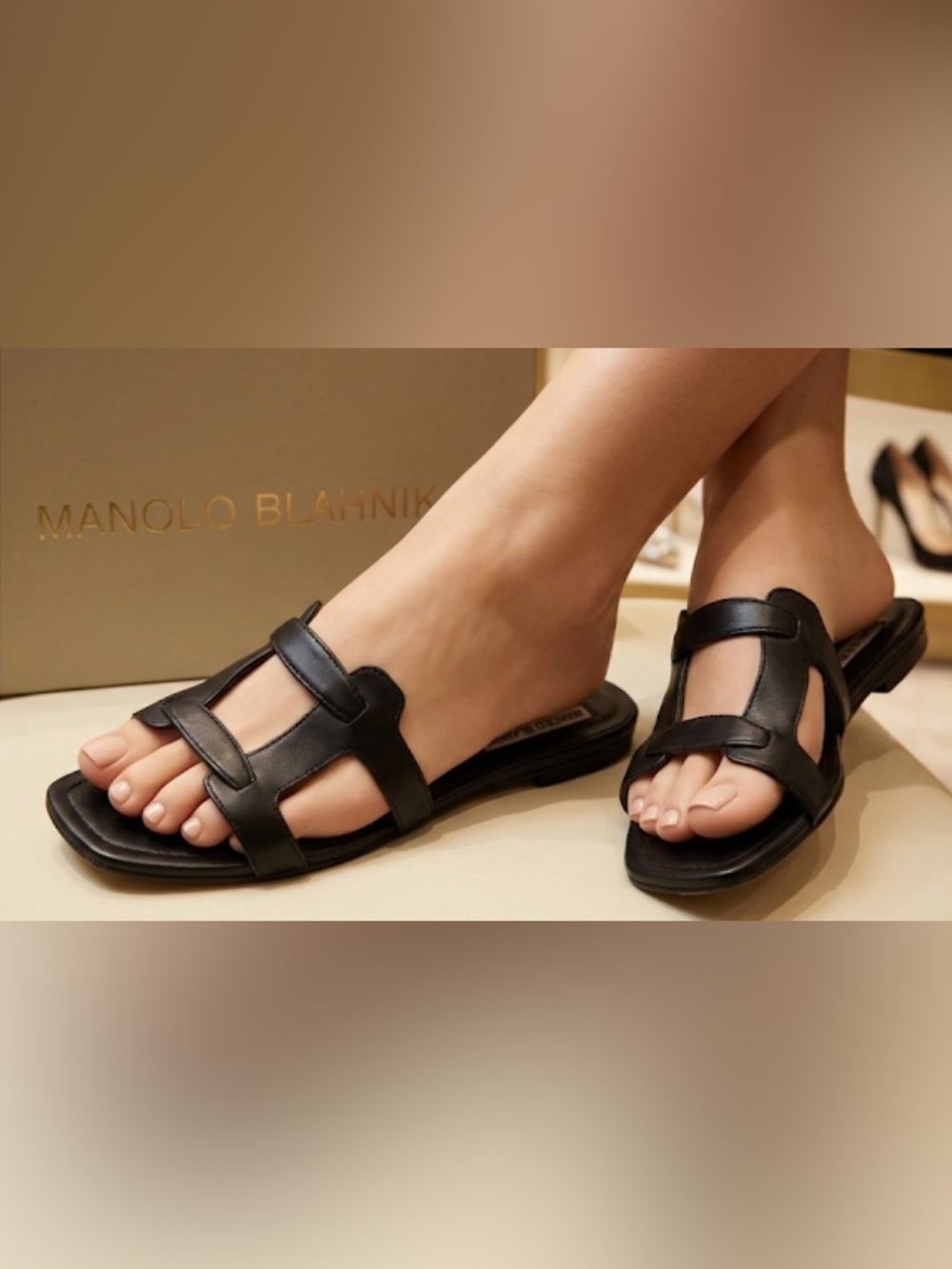 Authentic Manolo Blahnik luxury designer black leather slide sandals Sz 5
